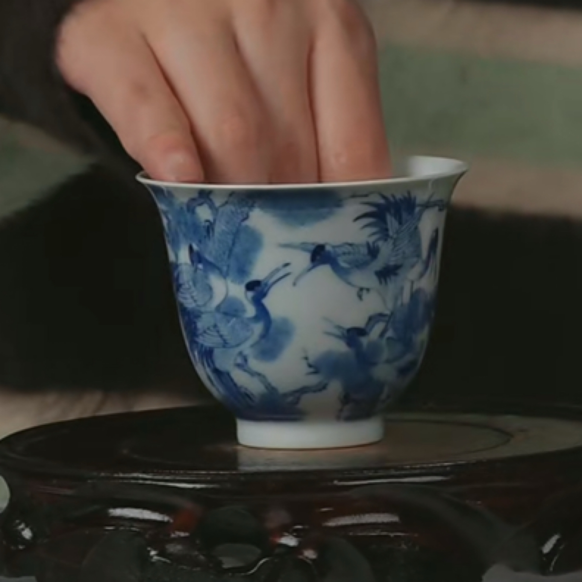 Y青花松鹤延年图纹杯