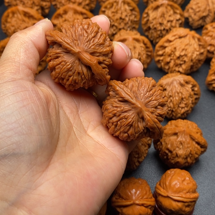 【闪购商品】文玩核桃把件乐*呼篓子