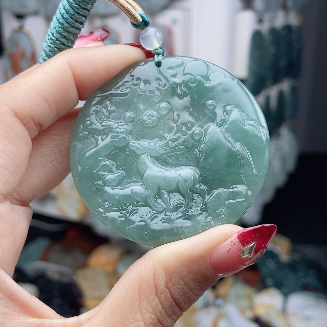 翡翠颈饰未镶嵌翡翠