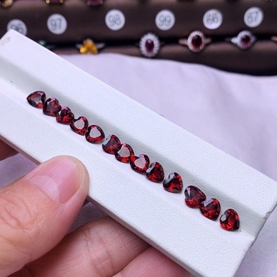 石榴石裸石未镶嵌兆*