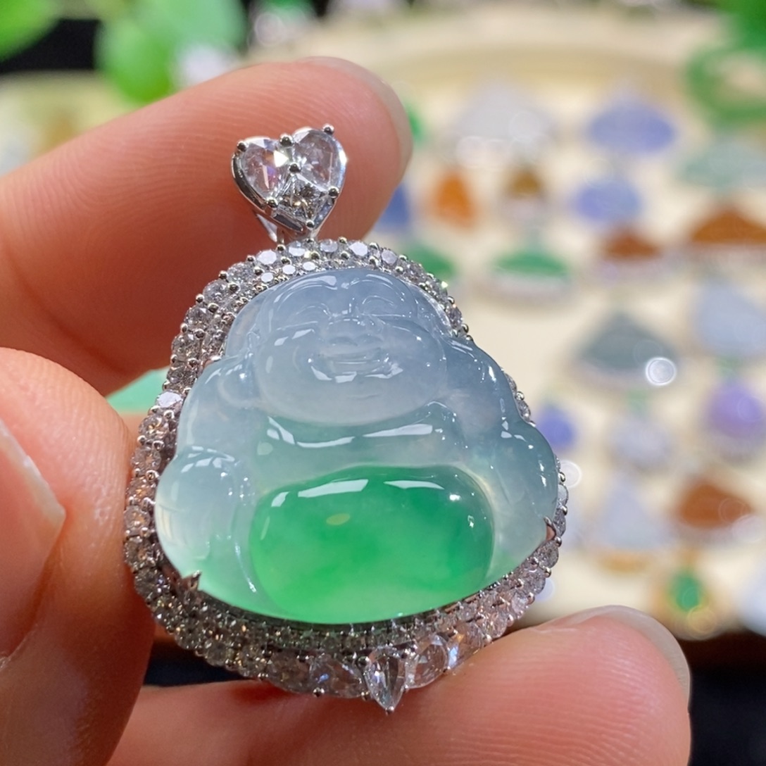 翡翠18K金镶嵌颈饰