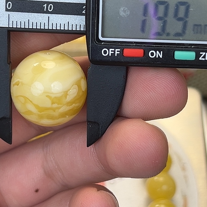 琥珀未镶嵌裸石178