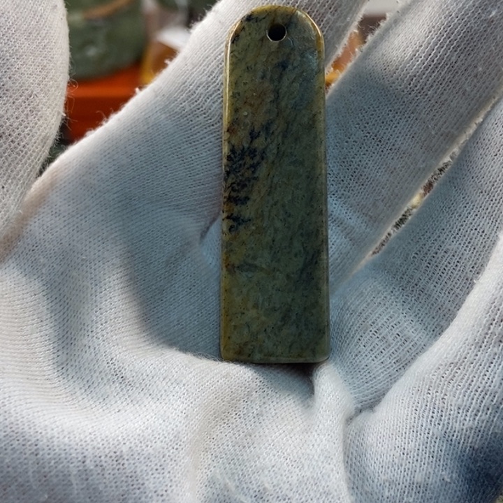 岫岩河磨玉（透闪石质玉）未镶嵌吊坠(不含链)合*