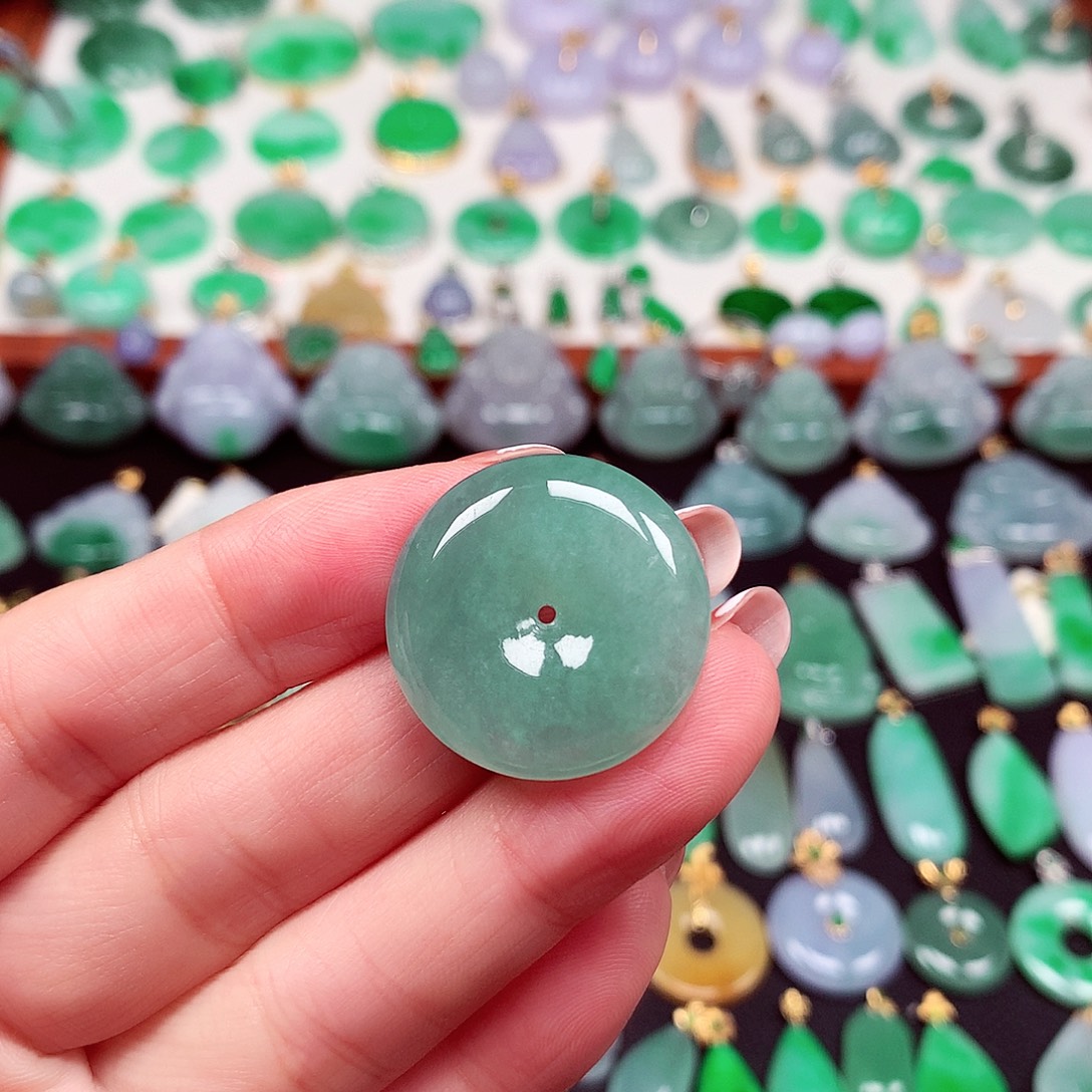 翡翠未镶嵌颈饰天然翡翠A货