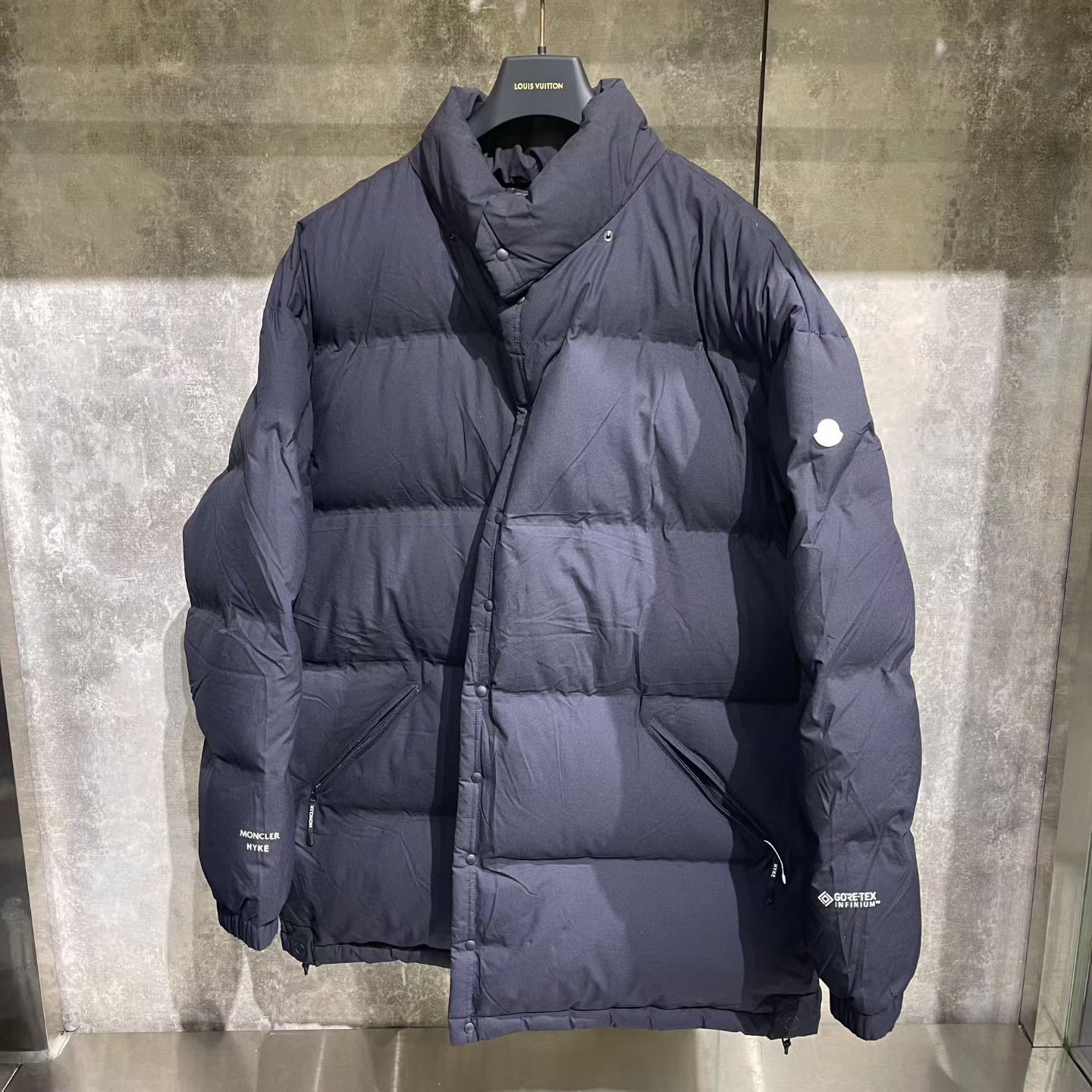 99新 MONCLER GENIUS HYKE联名蒙口藏蓝羽绒服/4码/99新