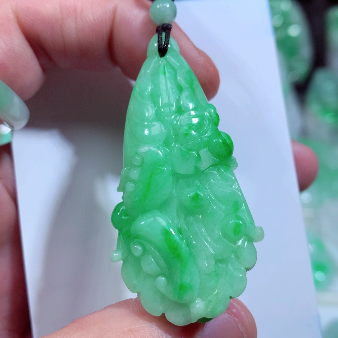 翡翠颈饰未镶嵌缅甸翡翠