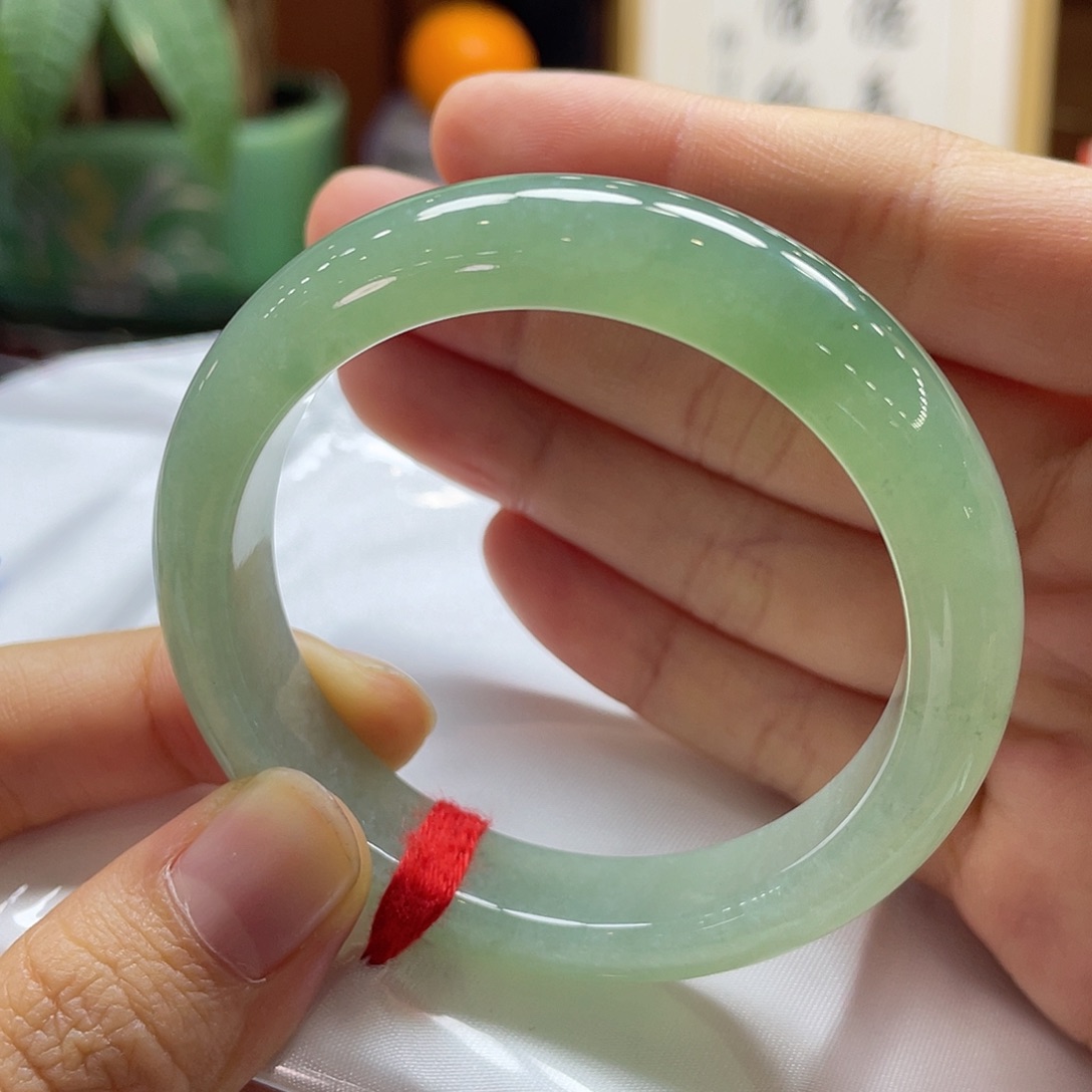 翡翠未镶嵌手镯7 号