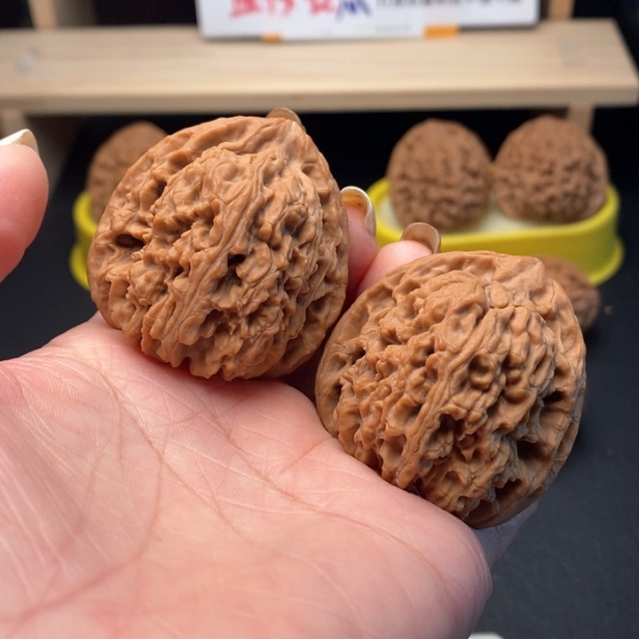 文玩核桃吊坠浮***?三角高炮0578