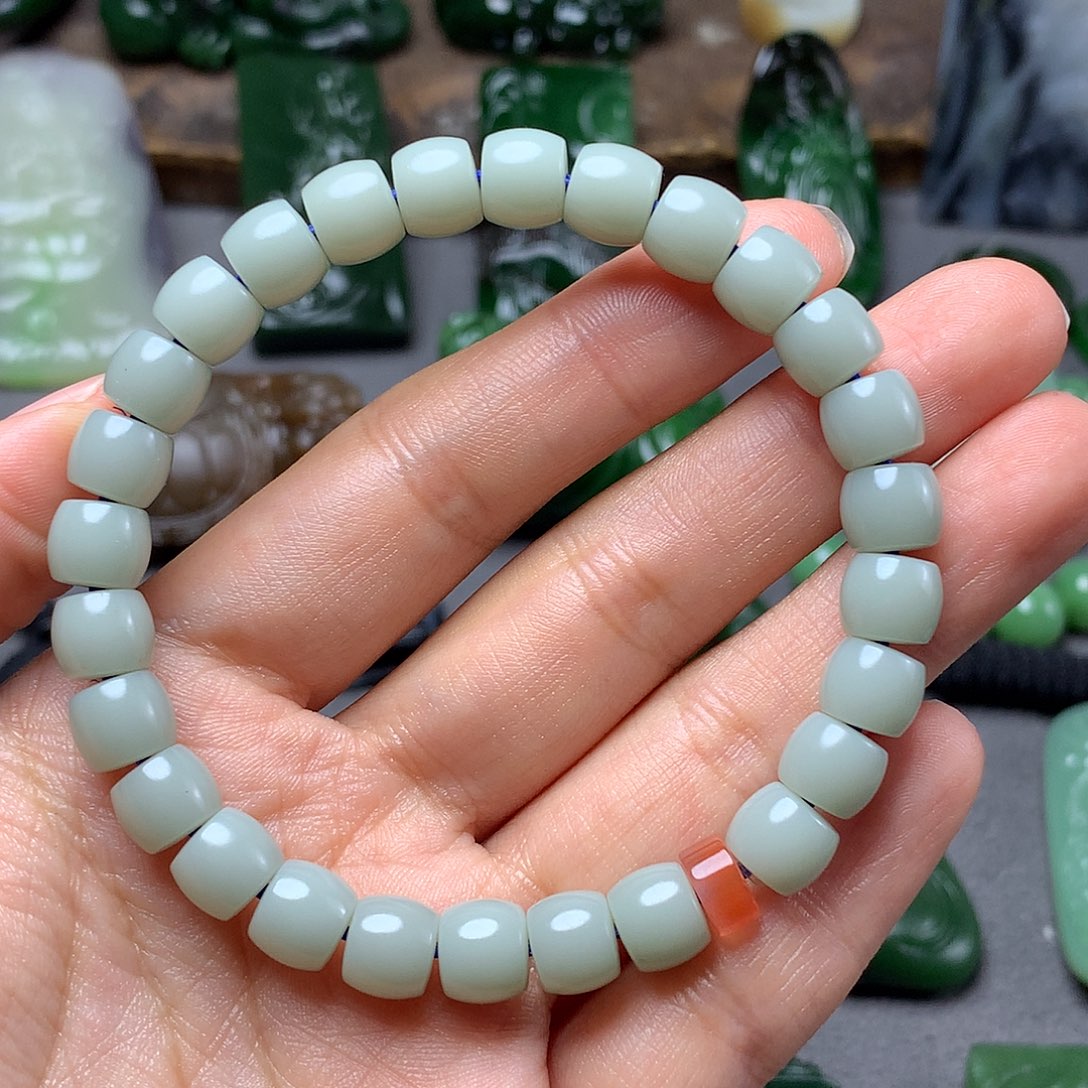 和田玉颈饰未镶嵌手串