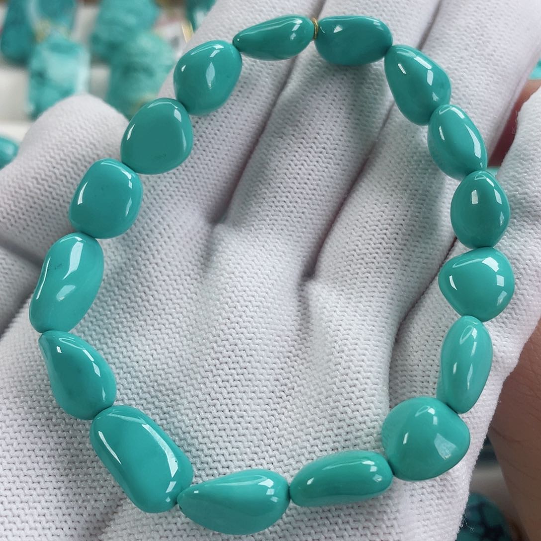 绿松石颈饰未镶嵌