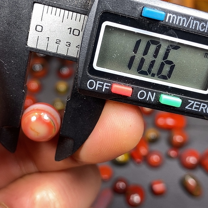 南红玛瑙未镶嵌车挂