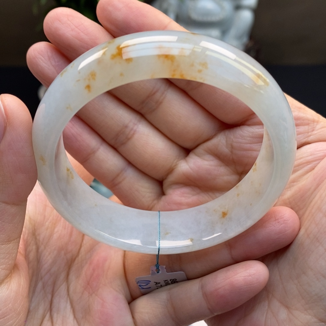 翡翠手镯未镶嵌天然