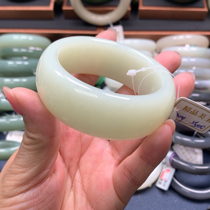 【闪购商品】未镶嵌手镯和田玉4