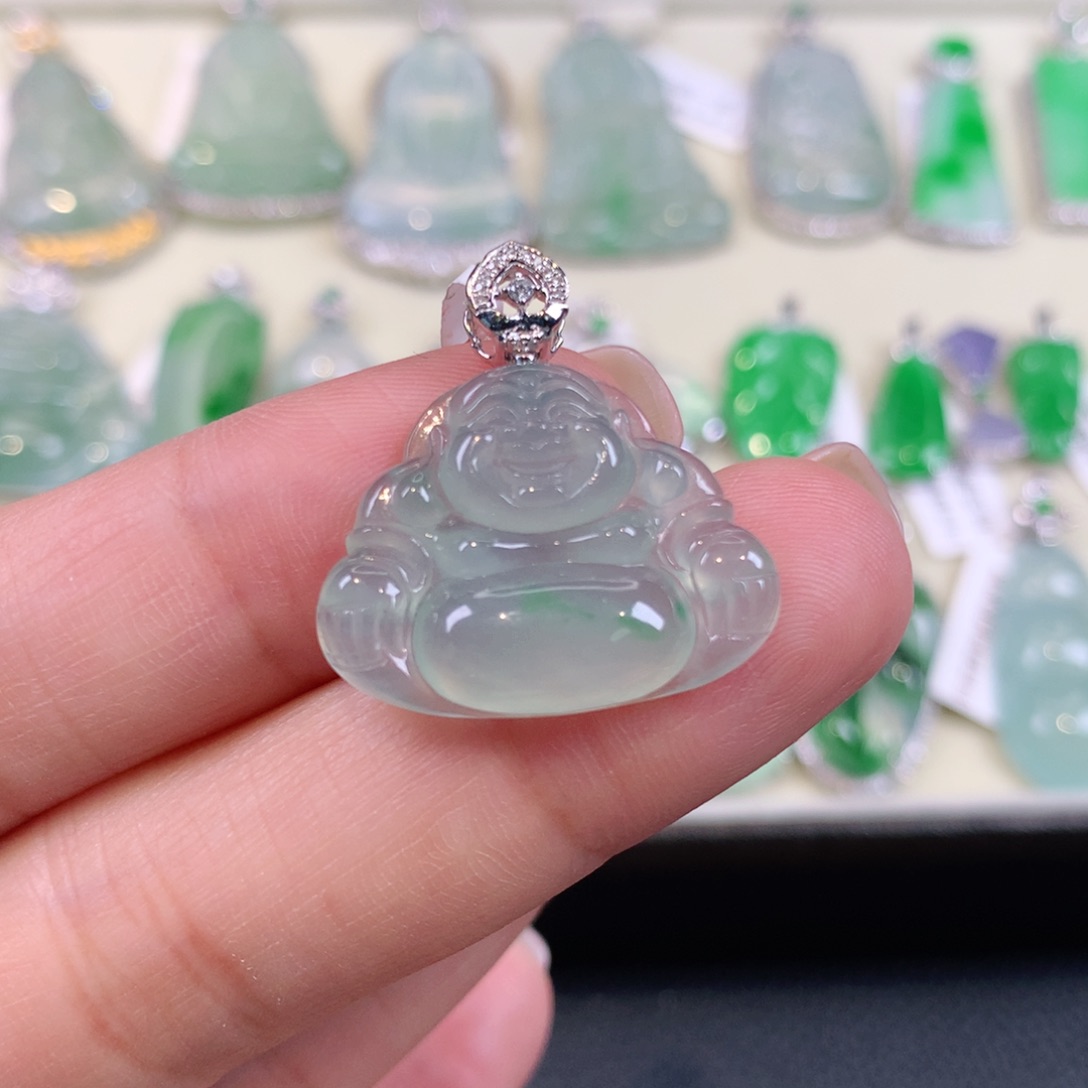 翡翠18K金镶嵌颈饰缅甸天然a货翡翠