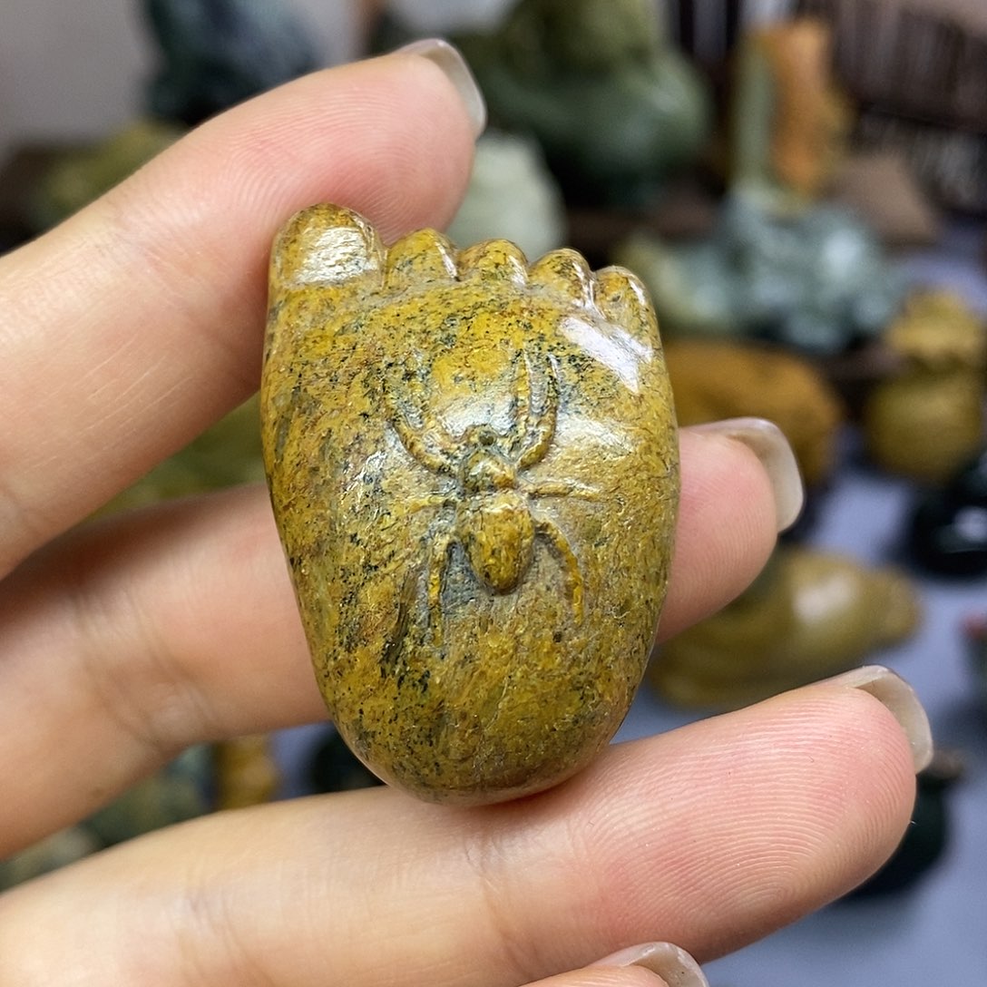 岫岩河磨玉（透闪石质玉）未镶嵌把件