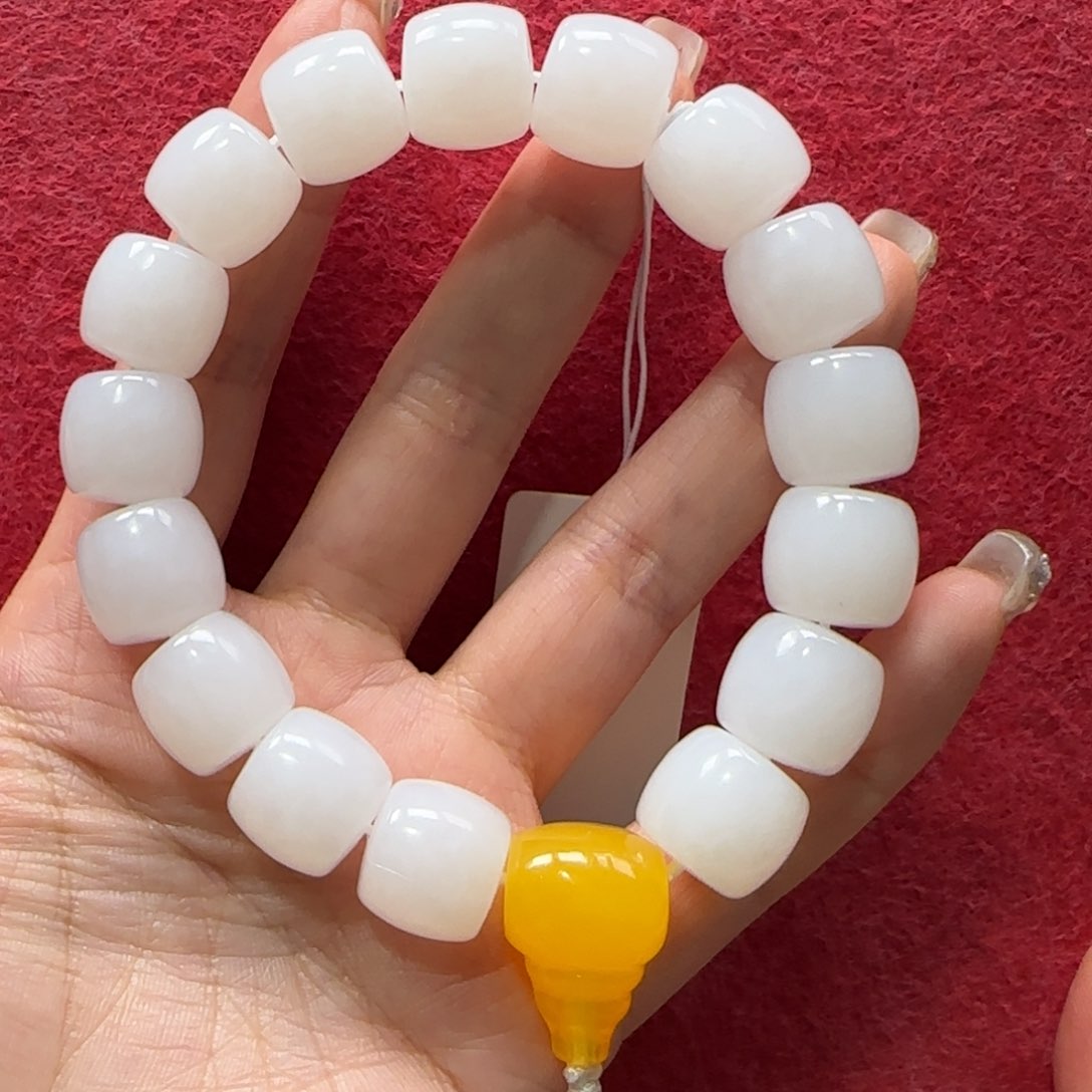 和田玉挂件未镶嵌汤**