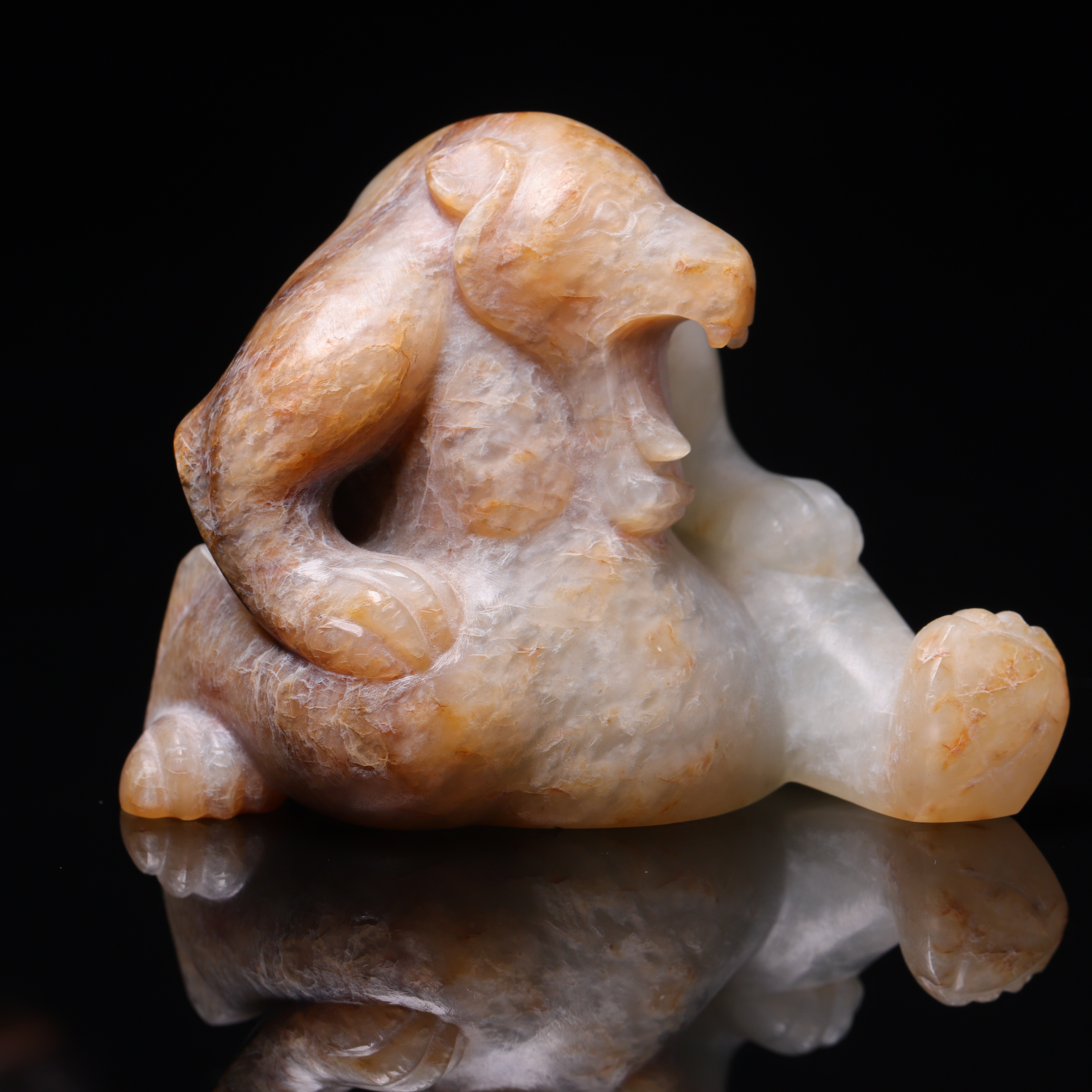 明代和田玉玉熊把件