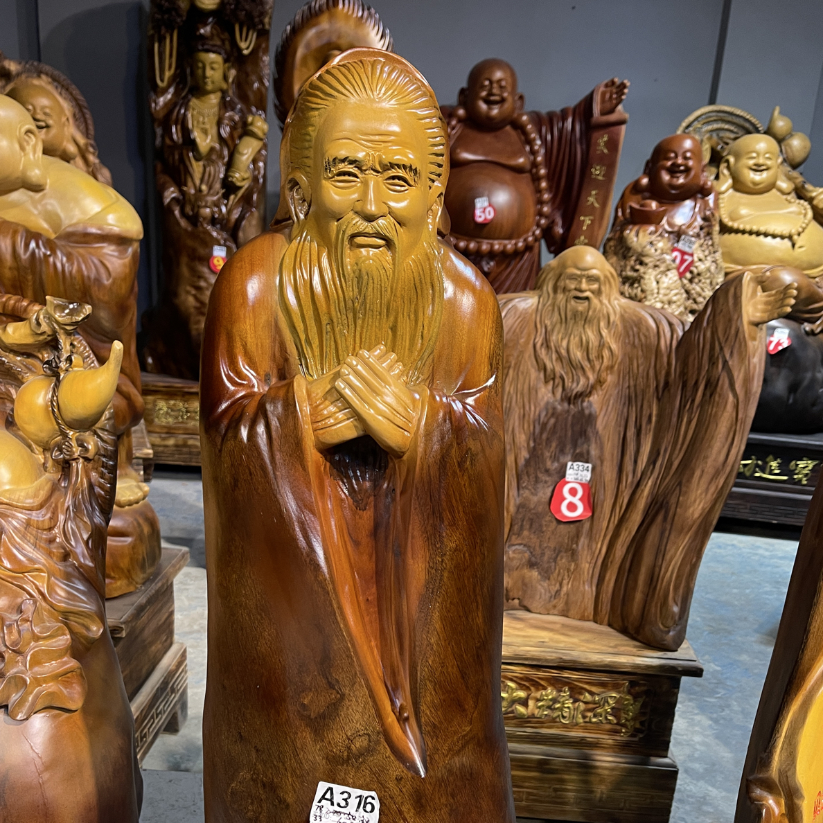 香樟木雕刻人物摆件