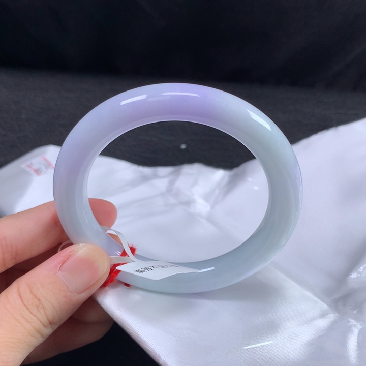 翡翠未镶嵌手镯（圆镯）