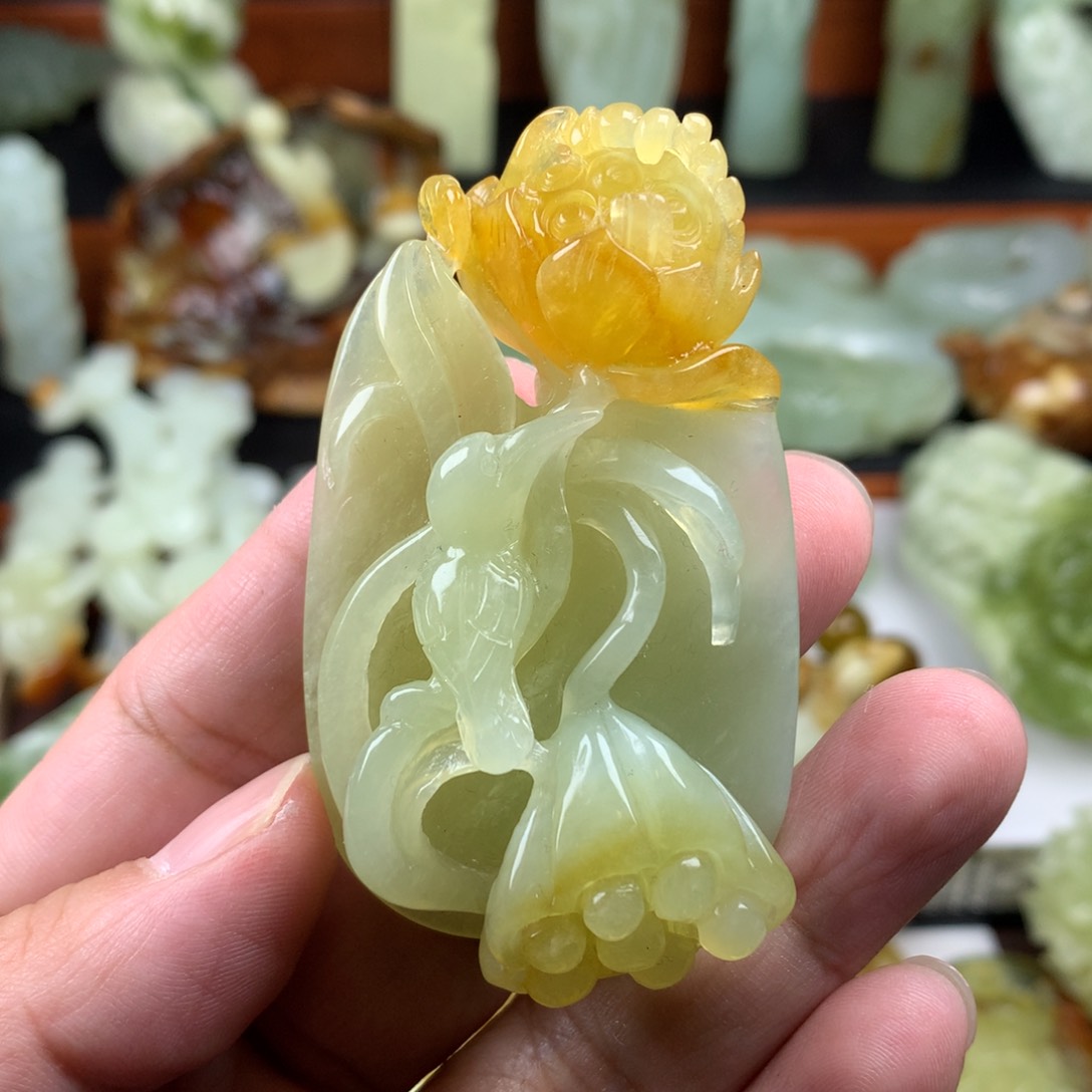 岫玉手把件未镶嵌