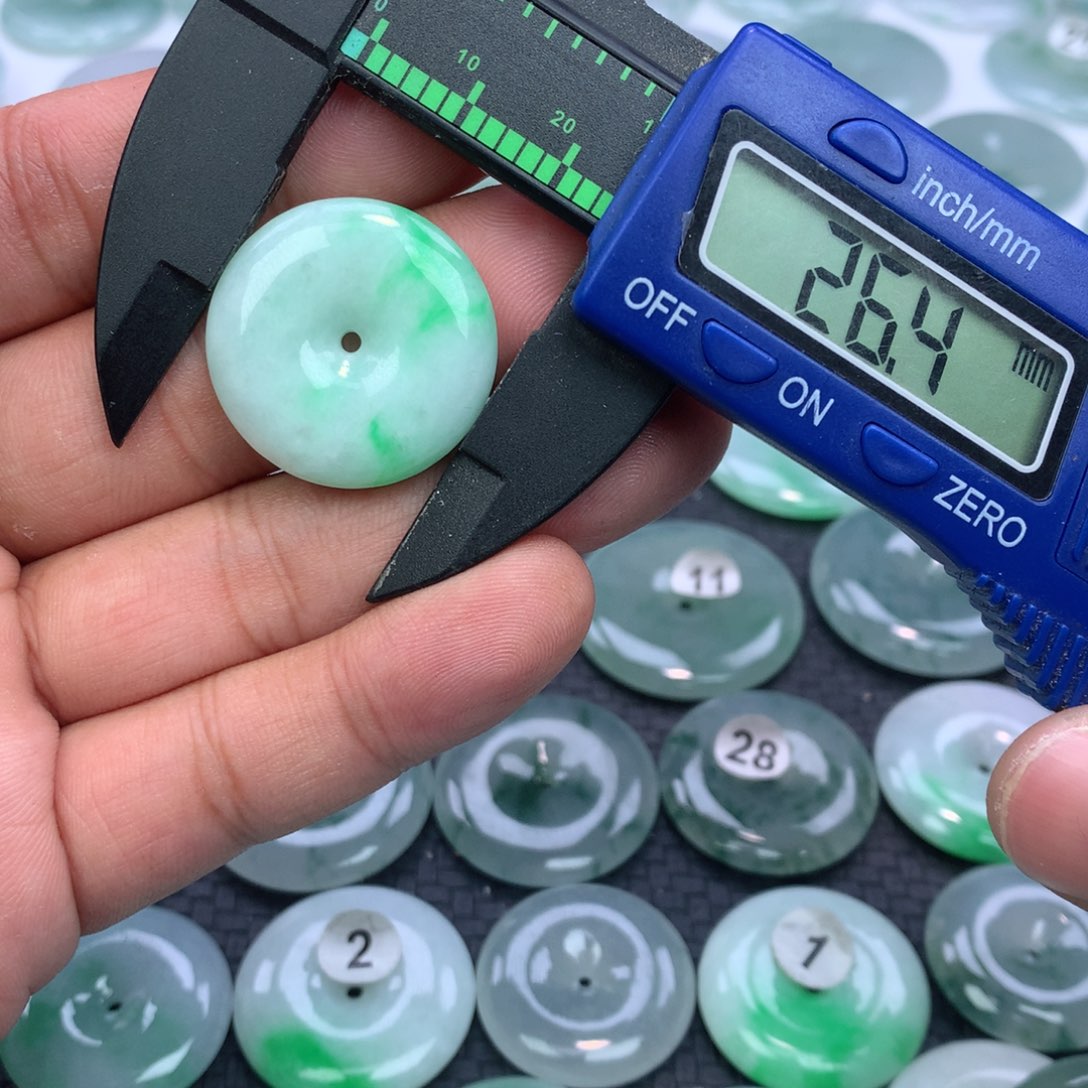 翡翠未镶嵌颈饰缅甸天然A货翡翠