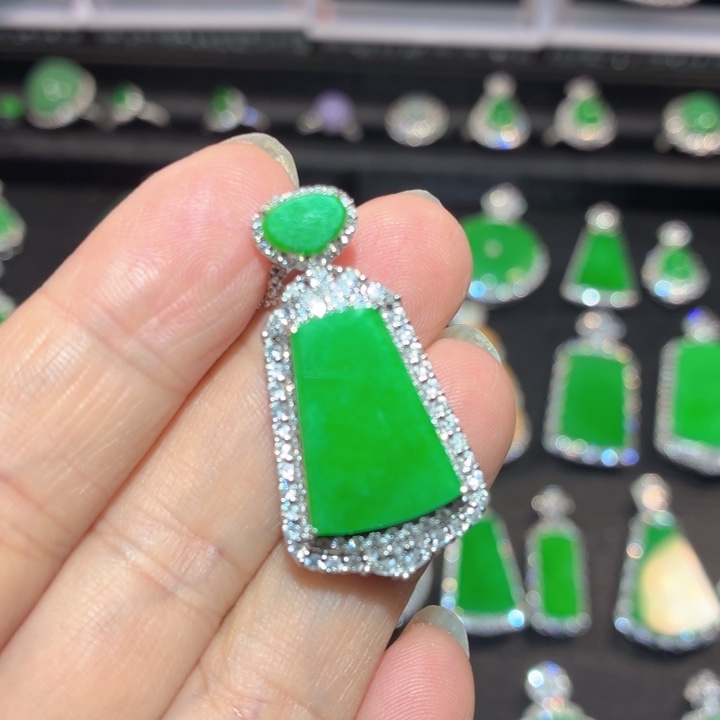 翡翠18K金镶嵌吊坠(不含链)翡翠