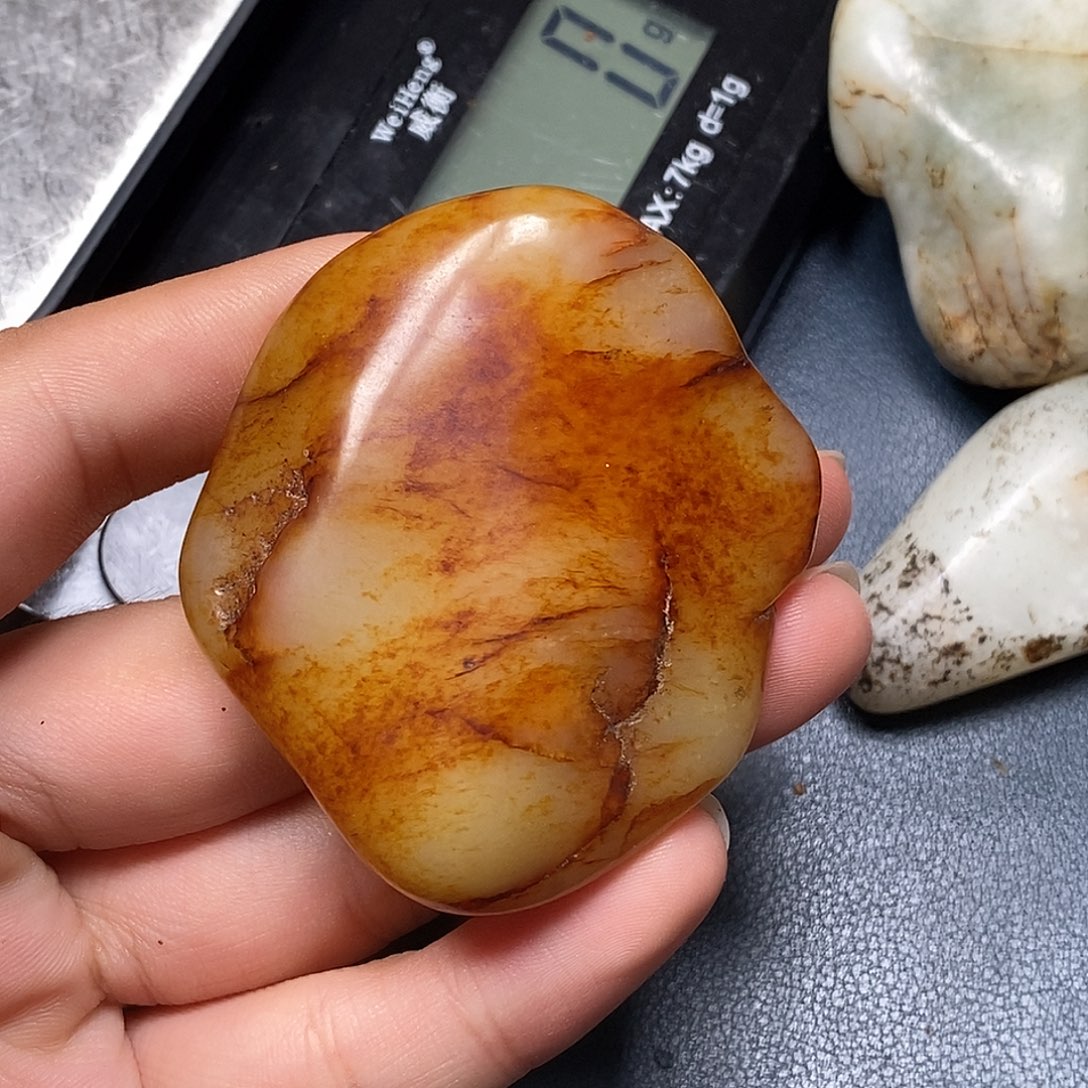 和田玉（糖玉）未镶嵌珠宝奇石