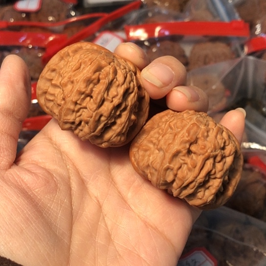 文玩核桃吊坠白狮子44