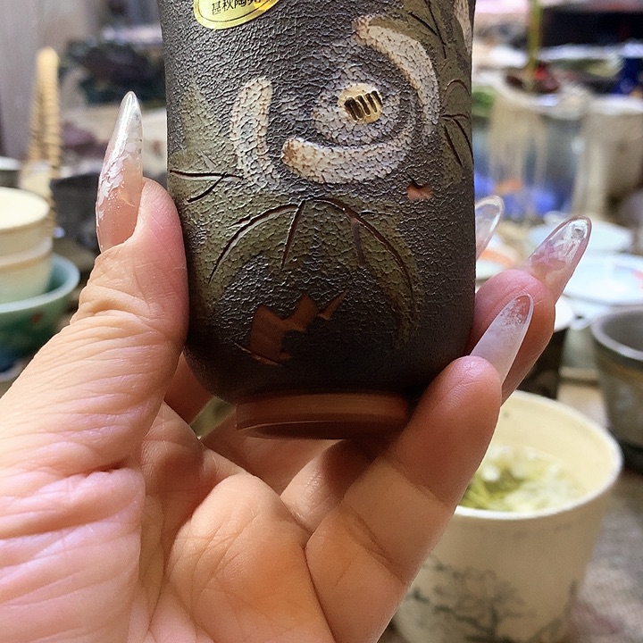 器物的色彩搭配起来很漂亮3