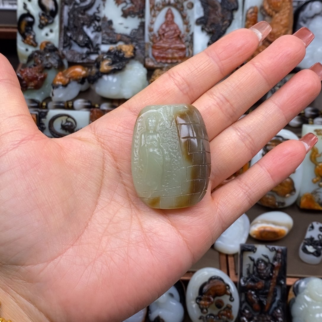 颈饰未镶嵌和田玉