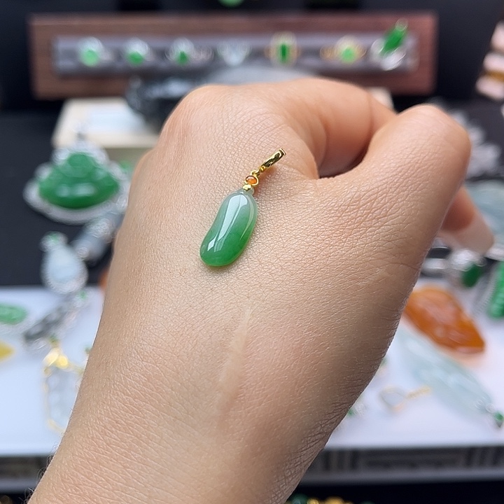 翡翠未镶嵌颈饰翡翠佛瓜