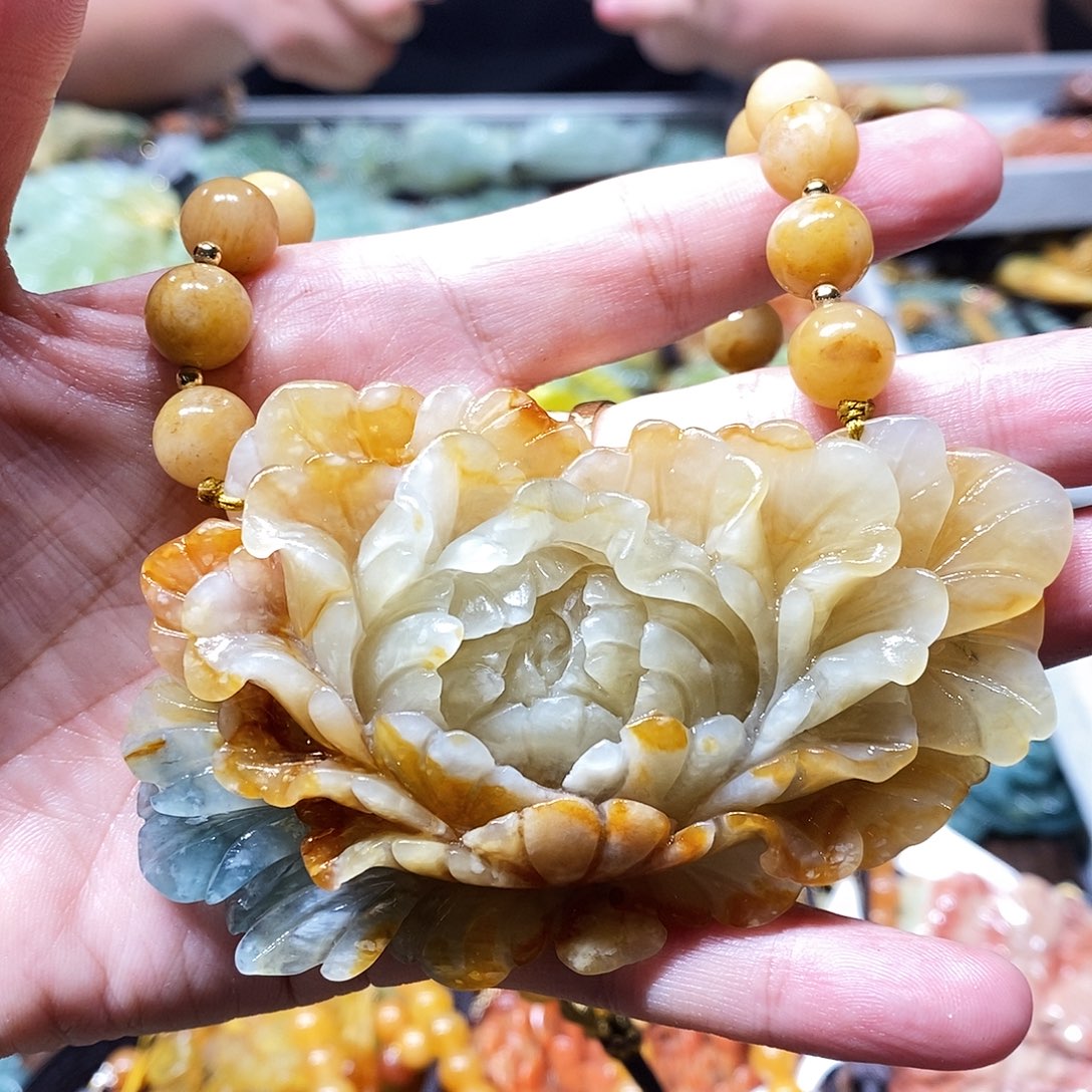 未镶嵌岫玉毛衣链爱****朵