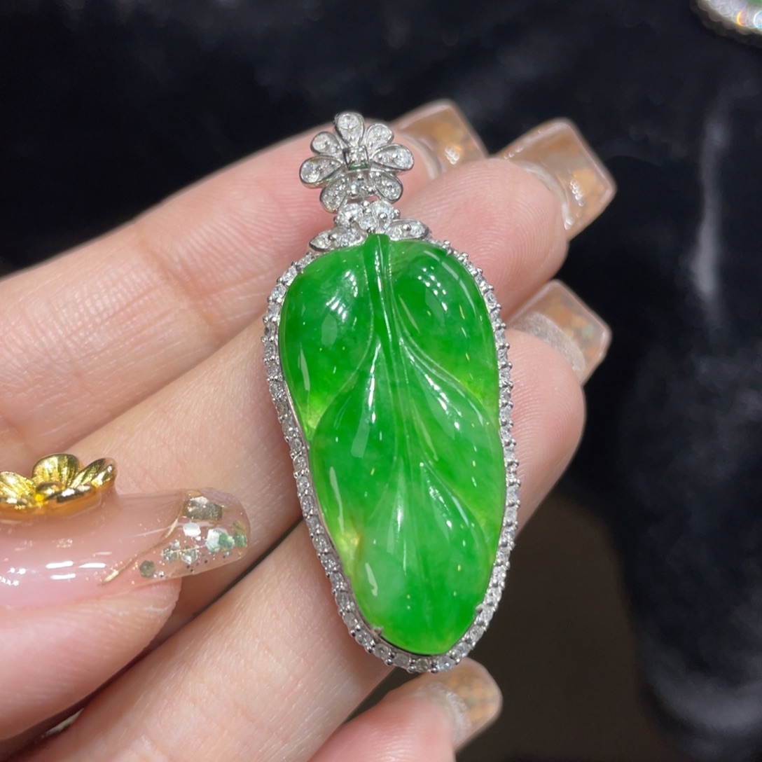 翡翠颈饰18K金镶嵌天然缅甸翡翠