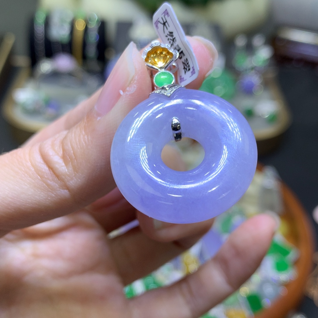 翡翠颈饰18K金镶嵌翡翠吊坠项链