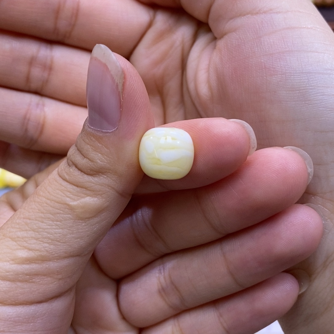 琥珀未镶嵌珠宝奇石12.0