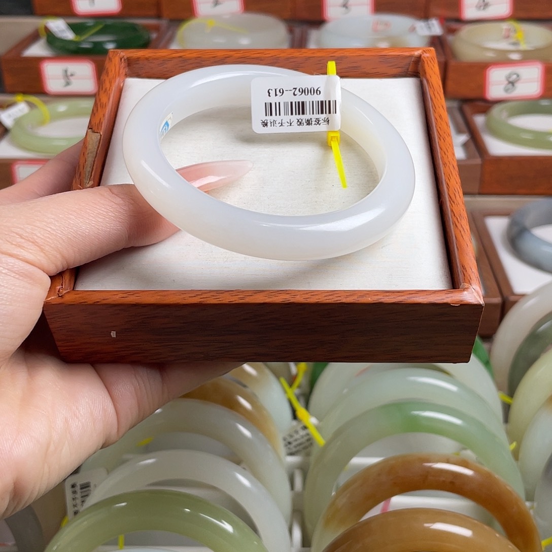 【闪购商品】和田玉未镶嵌手镯