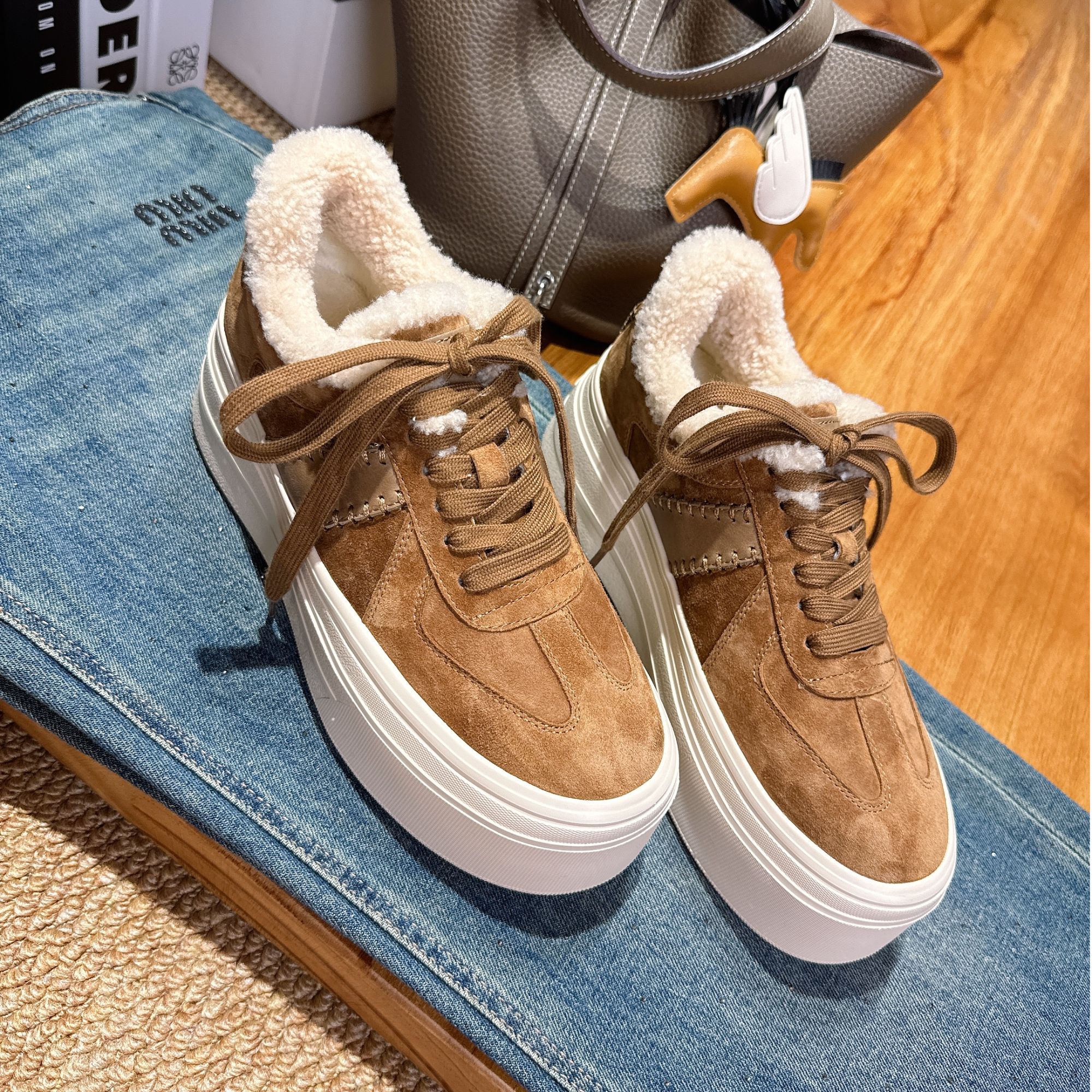 鞋子女款爆款2025新款秋冬百搭厚底增高潮流加绒休闲鞋女韩版棉鞋