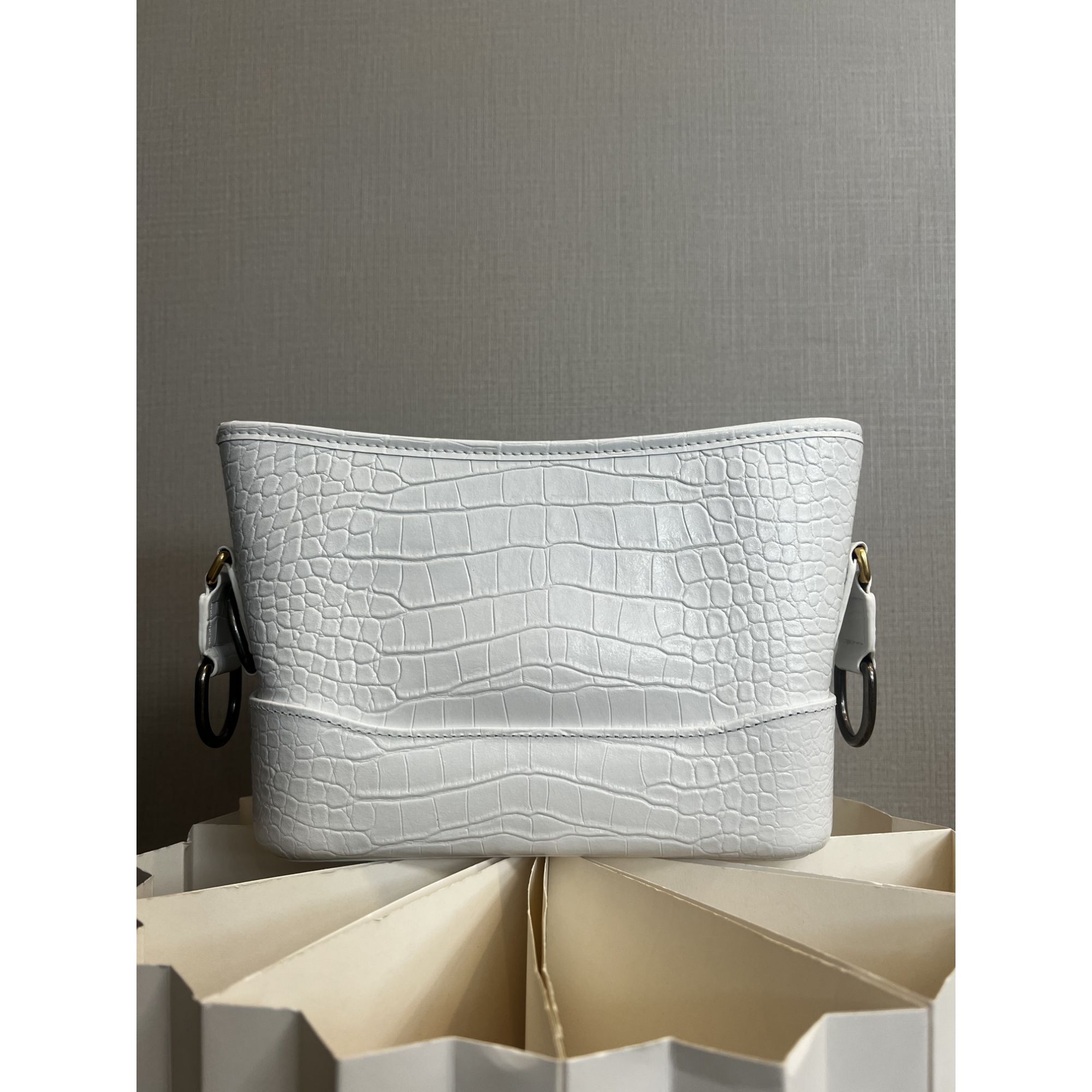 TOLEX2025新款手工女包时尚百搭牛压浪白色