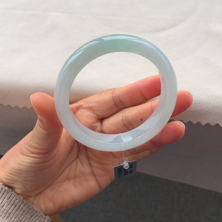 翡翠手镯未镶嵌棠**雪