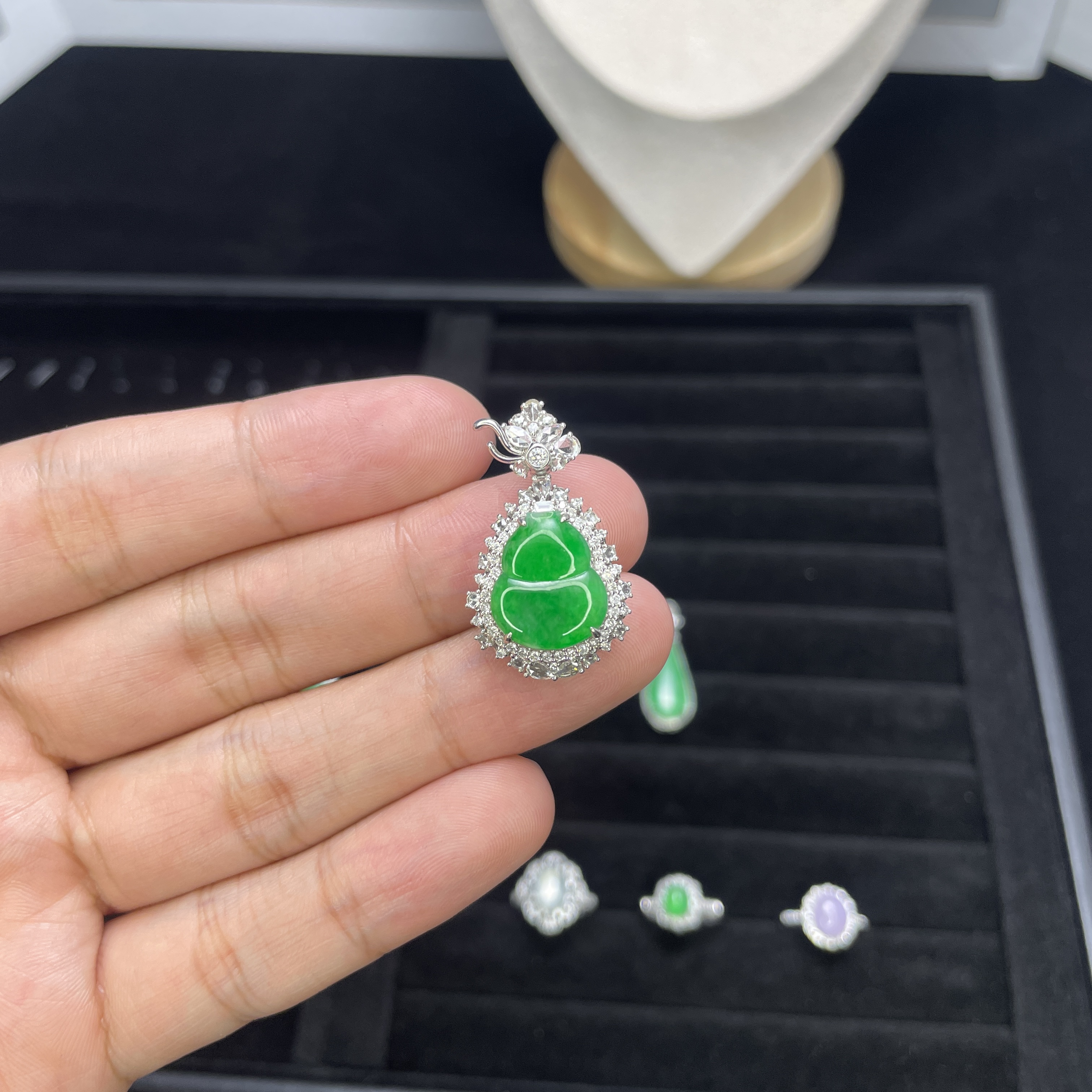 18k天然A货翡翠葫芦吊坠