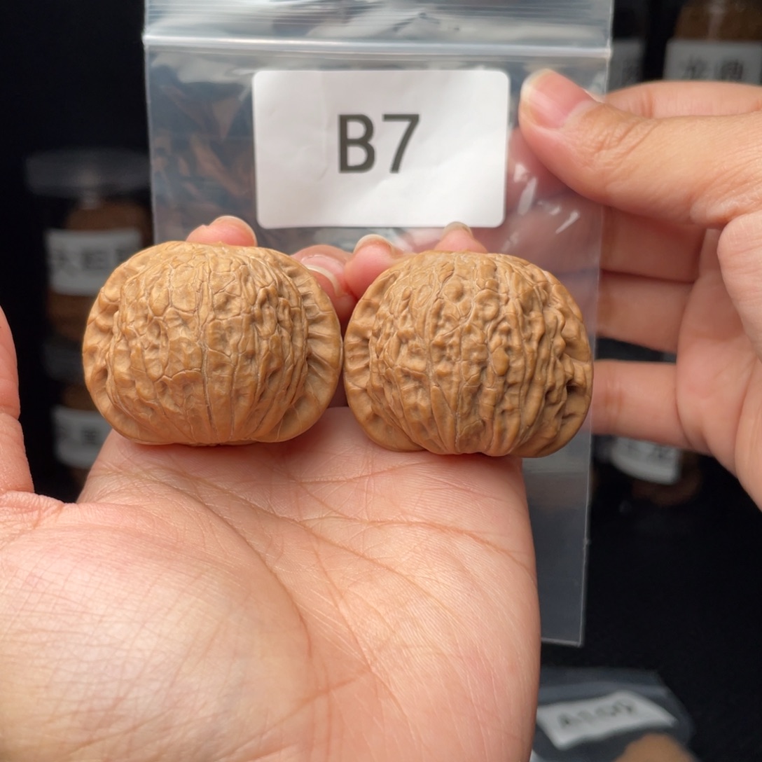 文玩核桃把件40铁锤