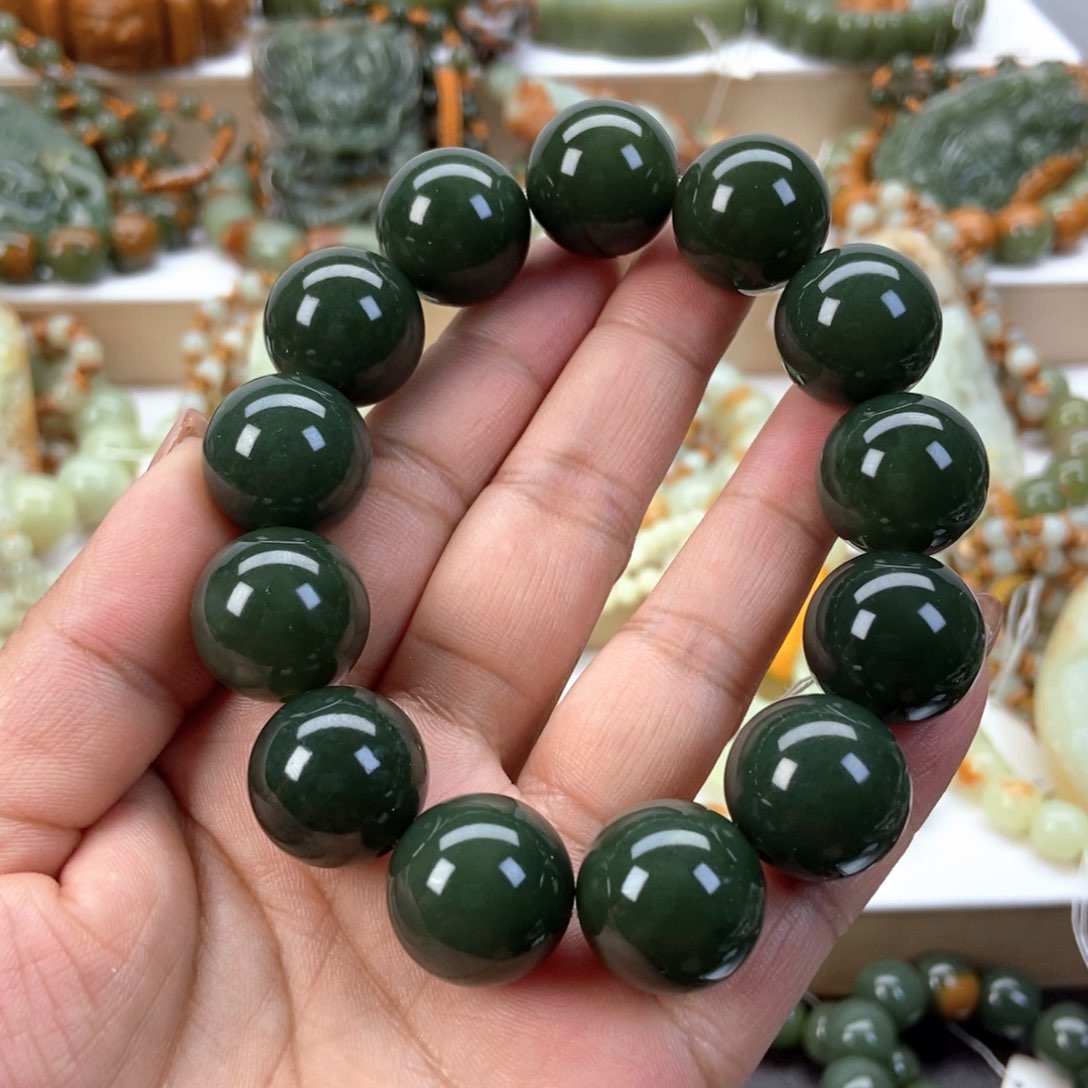 透闪石质玉手串未镶嵌