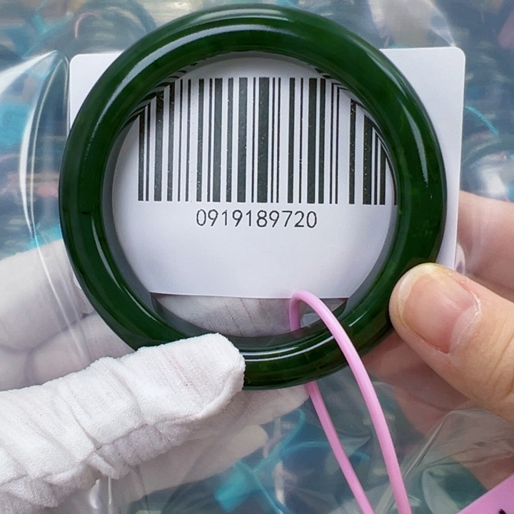 幸***运和田玉未镶嵌手镯微瑕57