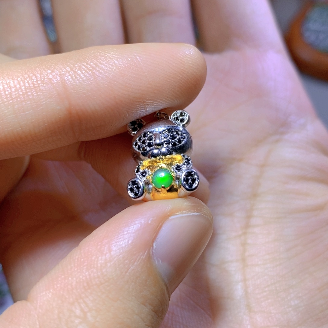 翡翠颈饰银S925镶嵌天然翡翠