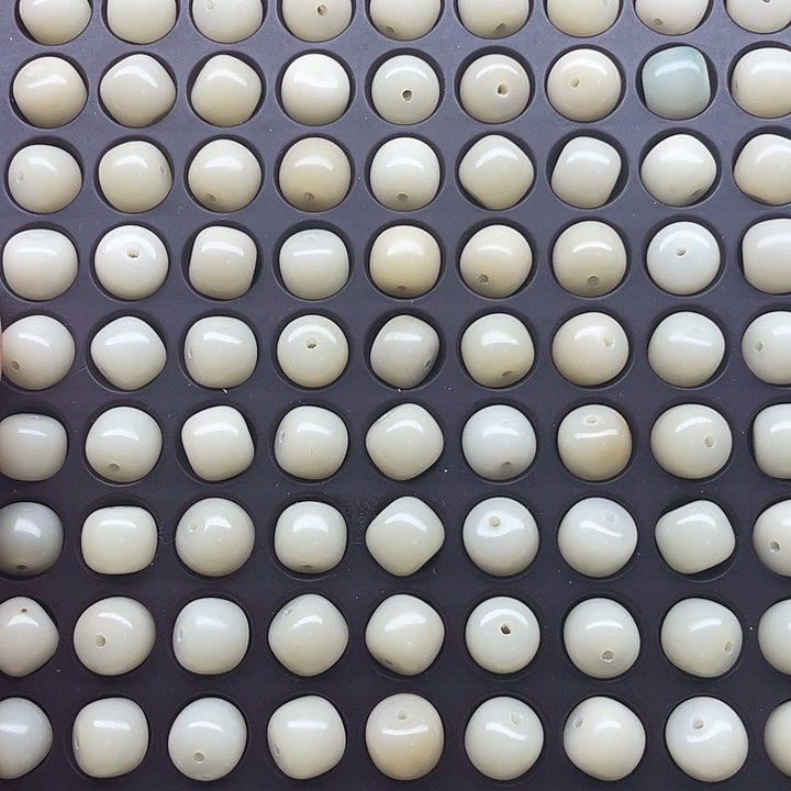 白玉菩提吊坠11奶青桶110颗