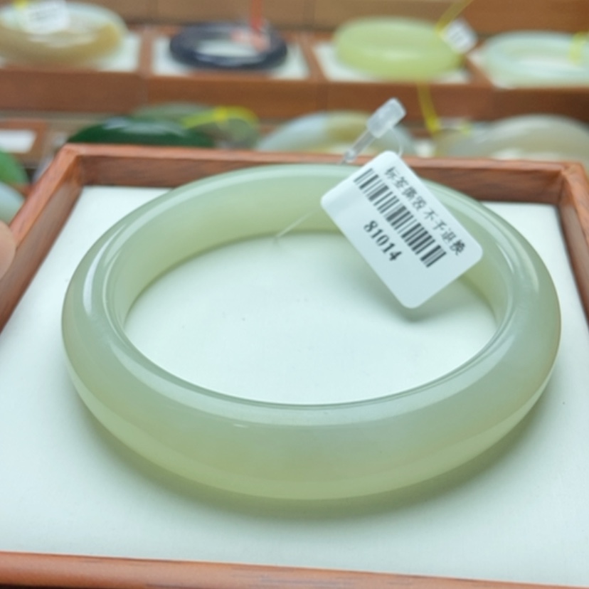 【闪购商品】和田玉手镯未镶嵌