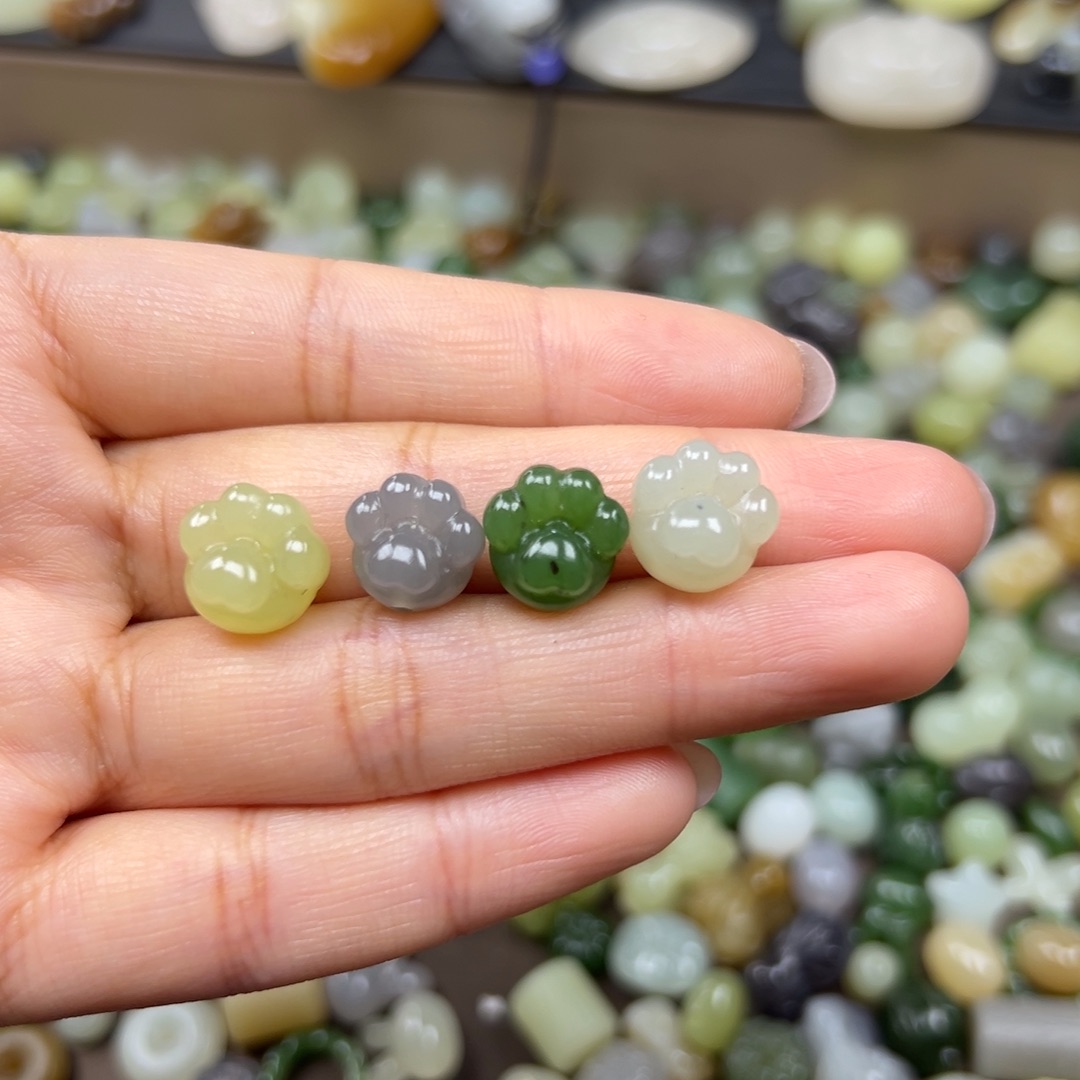 和田玉未镶嵌颈饰98一个多样性发其一