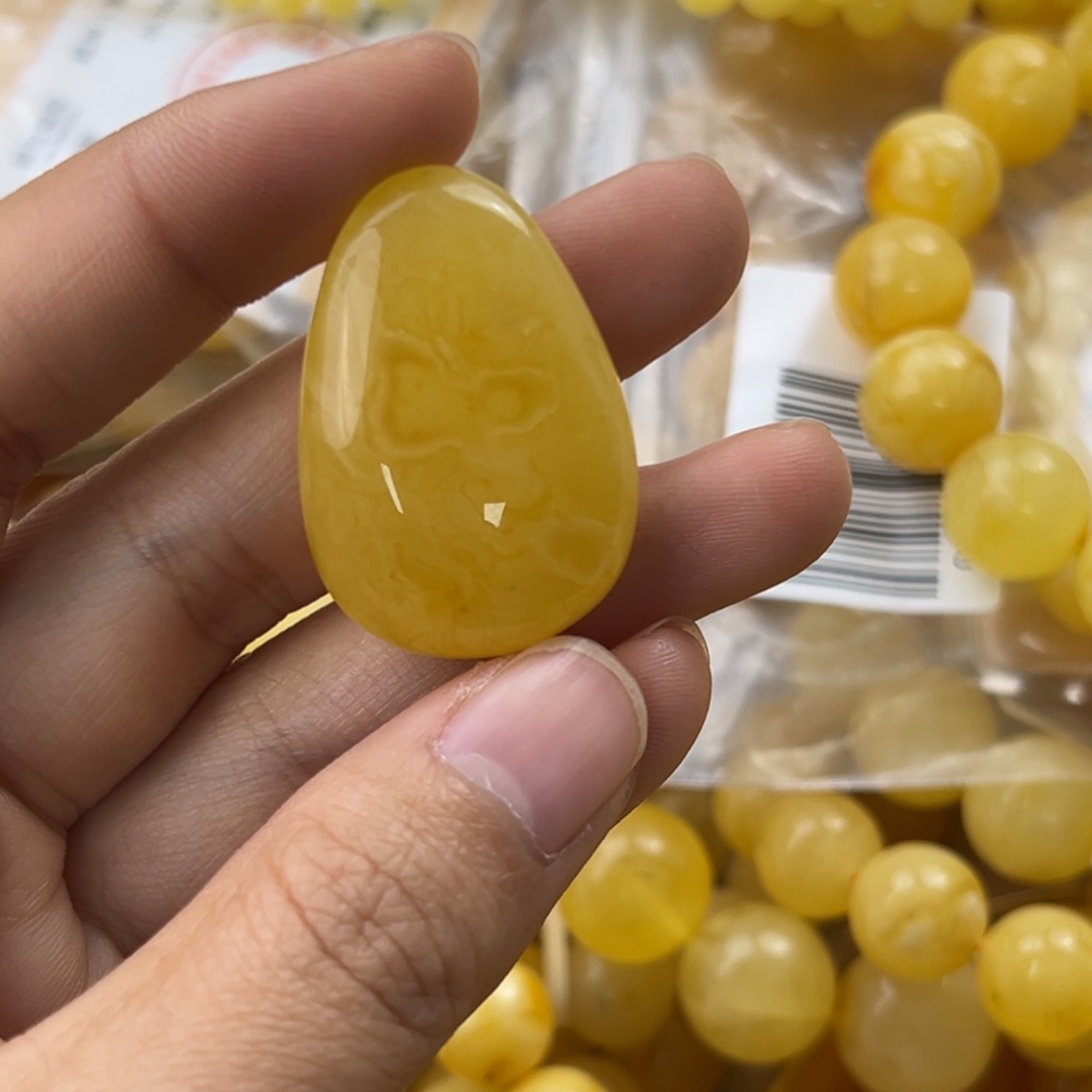 琥珀珠宝奇石未镶嵌