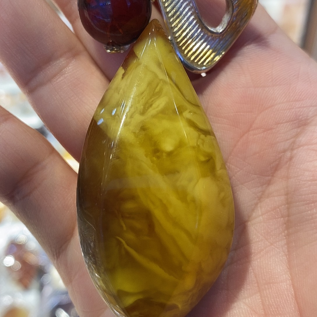 琥珀未镶嵌裸石吊坠