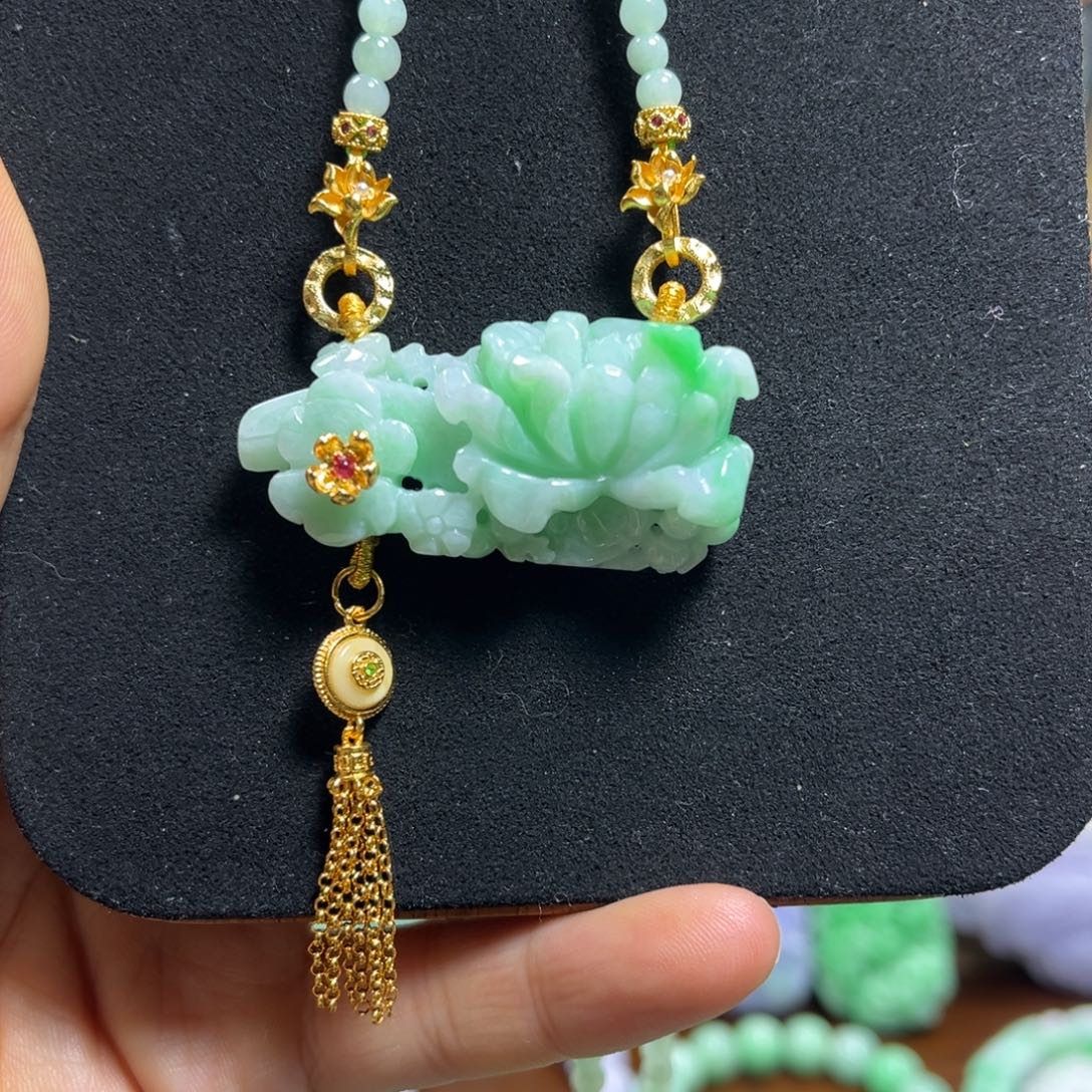 翡翠未镶嵌颈饰天然翡翠